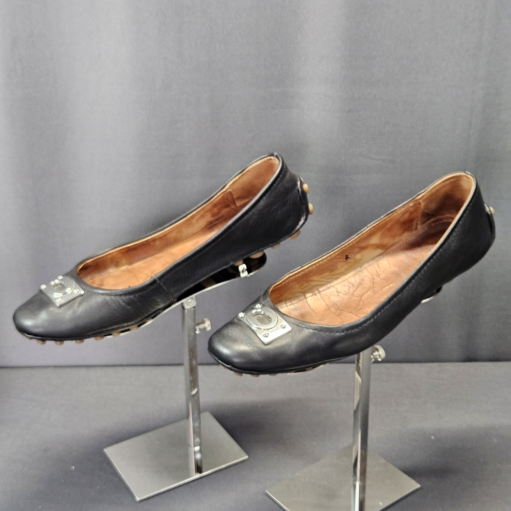 COACH "Vernon" Black Pebbled Leather Flats Womens Shoes Size 8